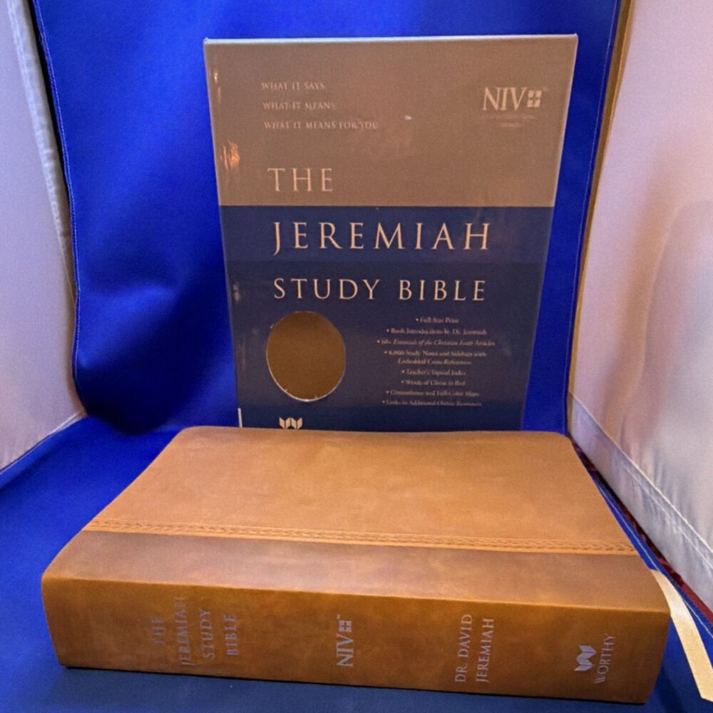 The Jeremiah Study Bible NIV Brown LeatherLuxe Full-Size Print Red Letter